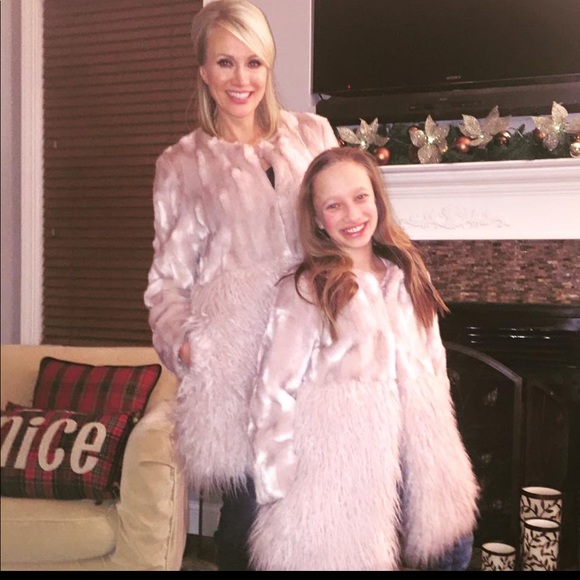 Donna Salyers FABULOUS FURS BLUSH COAT APRÈS SKI - Picture 2 of 6